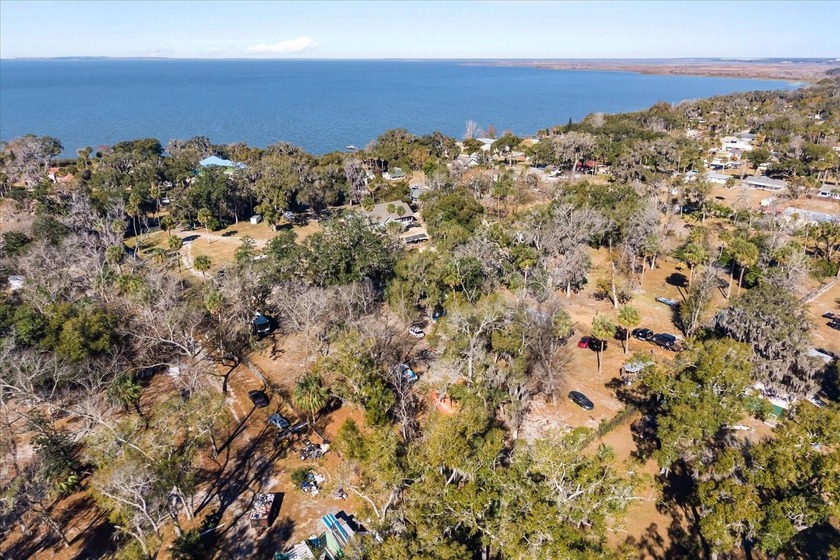 Welcome to your own piece of paradise across from Lake Apopka - photo 11