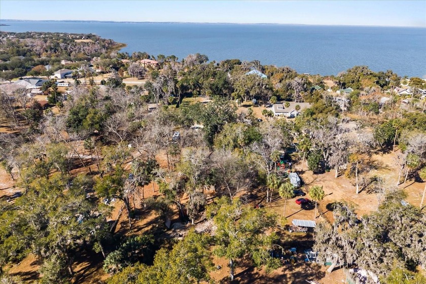 Welcome to your own piece of paradise across from Lake Apopka - photo 12