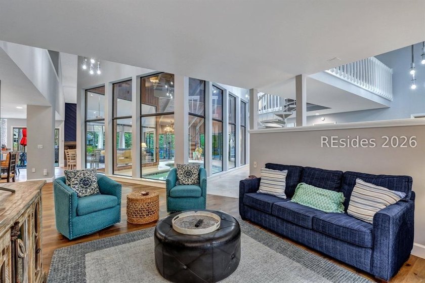Unique home with a covered, heated pool and bi-fold doors that - photo 13