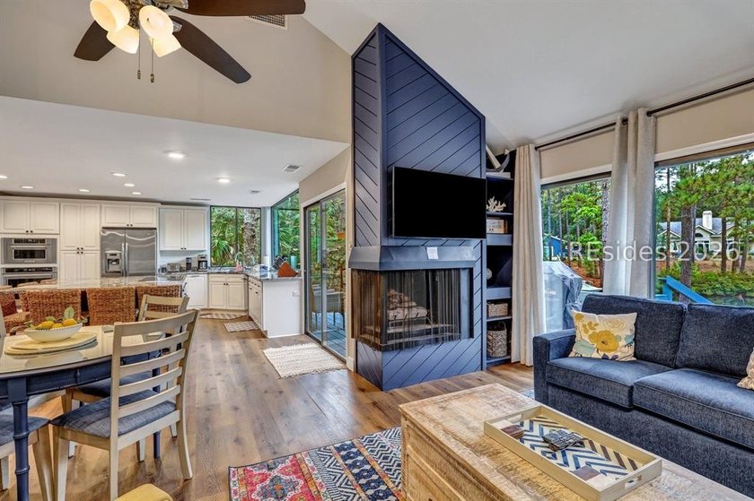 Unique home with a covered, heated pool and bi-fold doors that - photo 34