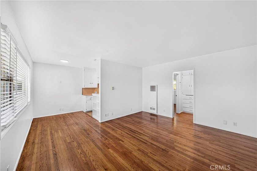 Welcome to 728 Cedar Ave #10, the only unit currently available - photo 7