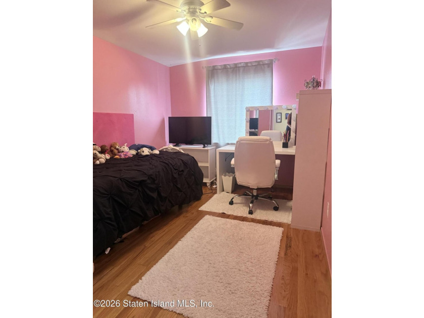 Welcome to 15 Phyllis Ct., a charming 1600 square foot, 3-story - photo 14