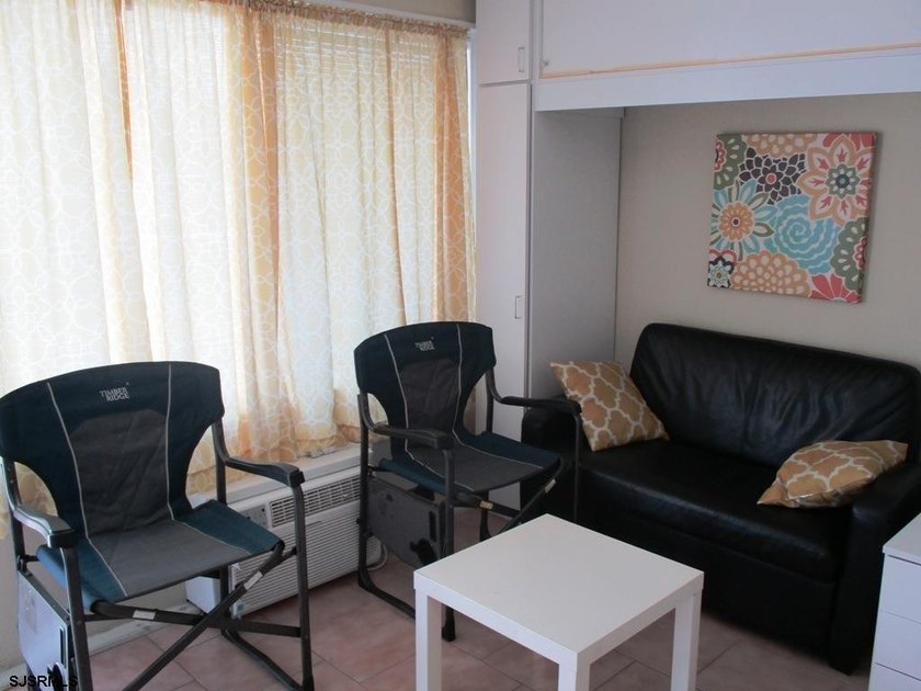 LOWEST CONDO FEE in AC! This ground floor beach block studio - photo 15