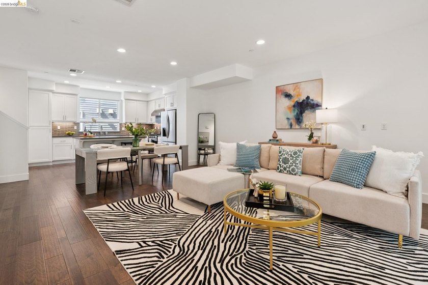 Modern Living in Marina Bay in this stylish and spacious - photo 7