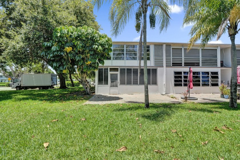 Private, first floor corner unit, furnished 2 bedroom/1.5 bath - photo 22
