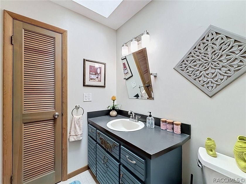Welcome to waterfront living in the heart of Homosassa! Located - photo 29