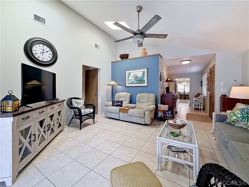 Welcome to waterfront living in the heart of Homosassa! Located - photo 38