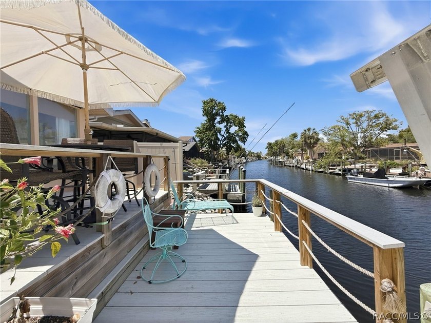 Welcome to waterfront living in the heart of Homosassa! Located - photo 47