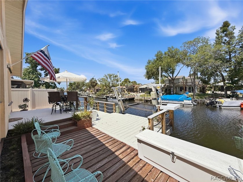 Welcome to waterfront living in the heart of Homosassa! Located - photo 49