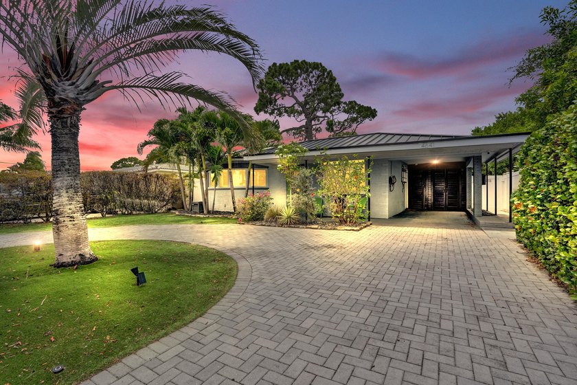 Welcome to this charming single-family residence located in East - photo 2