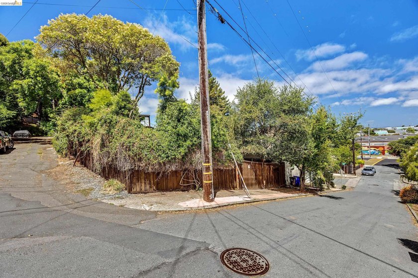 Charming Turn-of-the-Century Opportunity in Point Richmond! - photo 5
