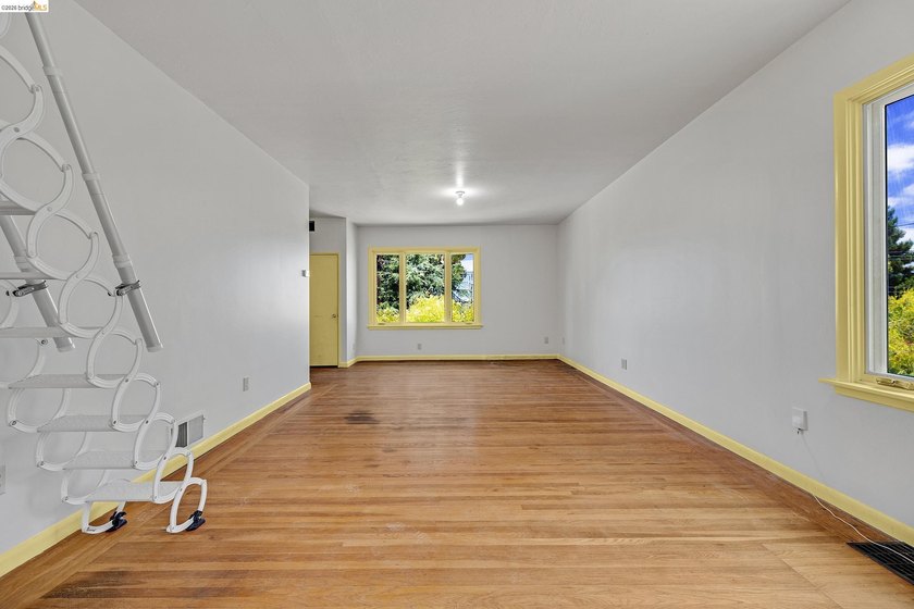 Charming Turn-of-the-Century Opportunity in Point Richmond! - photo 8