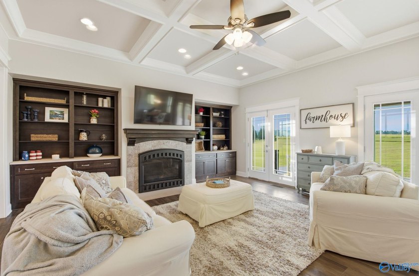 Rare opportunity to own a custom full-brick home on 20 - photo 12