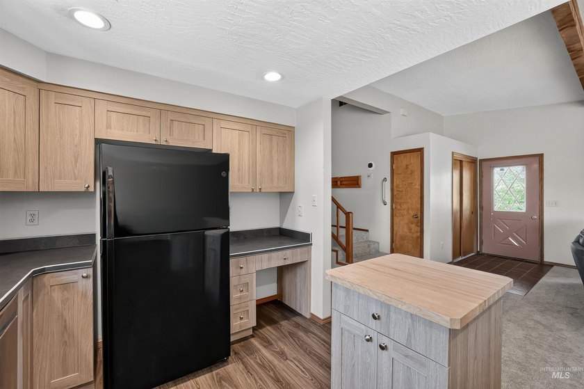 Welcome to Cascade!! Come home to this private home located in - photo 14