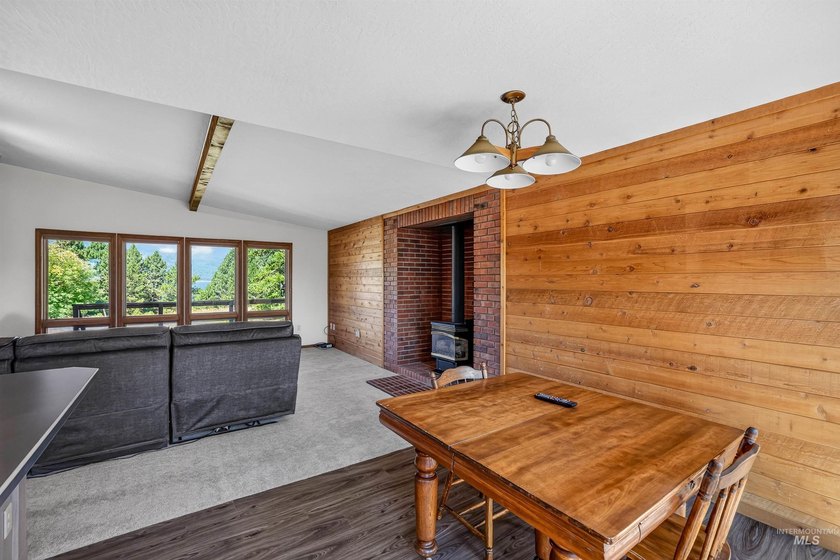Welcome to Cascade!! Come home to this private home located in - photo 15