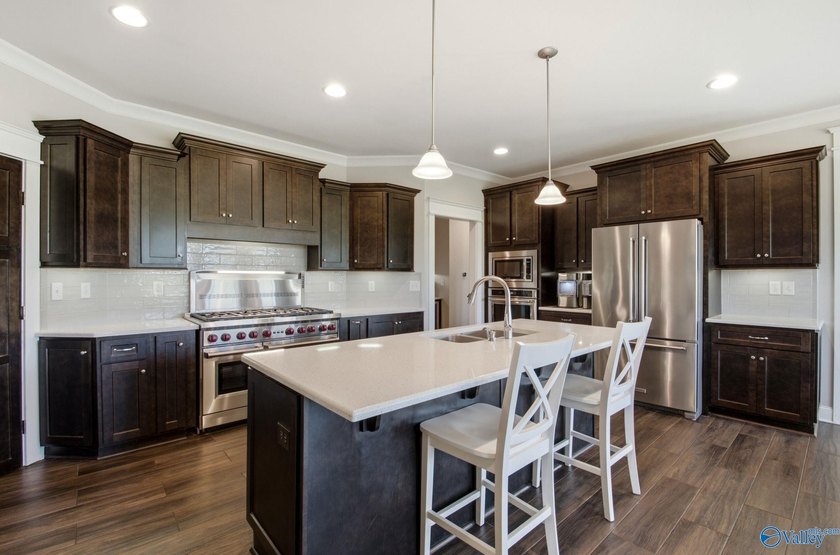 Rare opportunity to own a custom full-brick home on 20 - photo 16