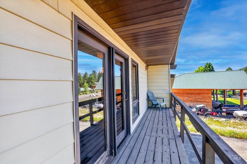 Welcome to Cascade!! Come home to this private home located in - photo 17