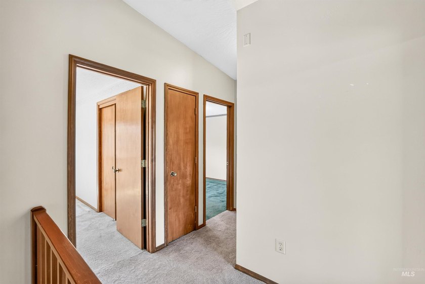 Welcome to Cascade!! Come home to this private home located in - photo 24