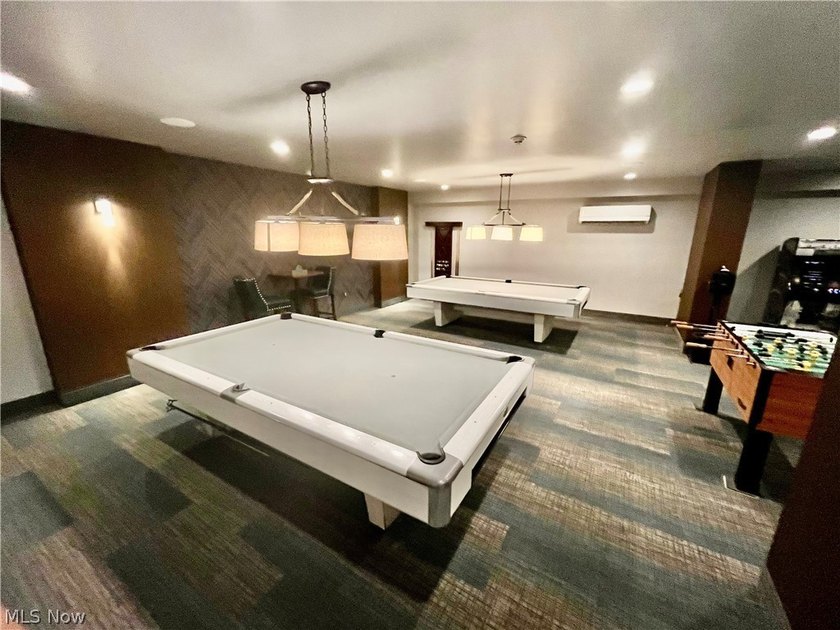 Rare opportunity to own a completely renovated Penthouse unit in - photo 29
