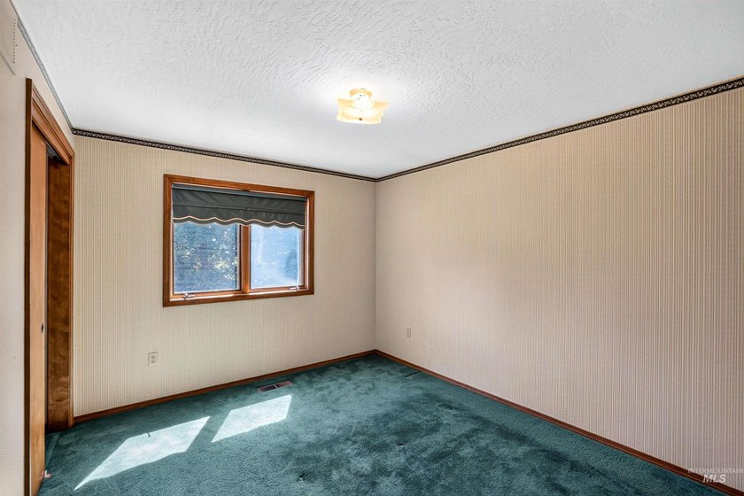 Welcome to Cascade!! Come home to this private home located in - photo 30