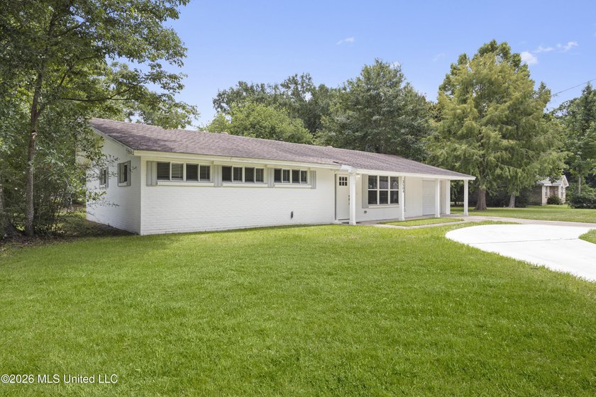 If you've been waiting for an updated, move-in ready home with - photo 2