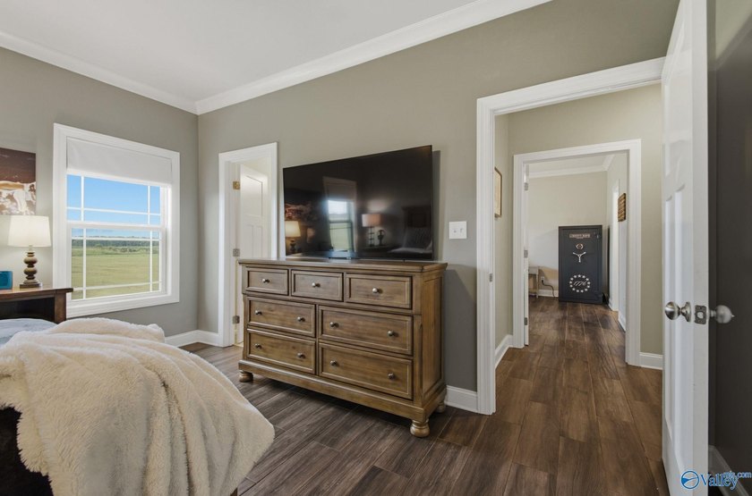 Rare opportunity to own a custom full-brick home on 20 - photo 33