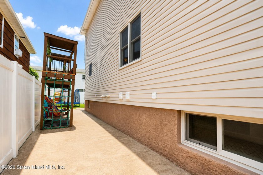 Welcome to 198 Willowbrook Road - an exceptional, beautifully - photo 34