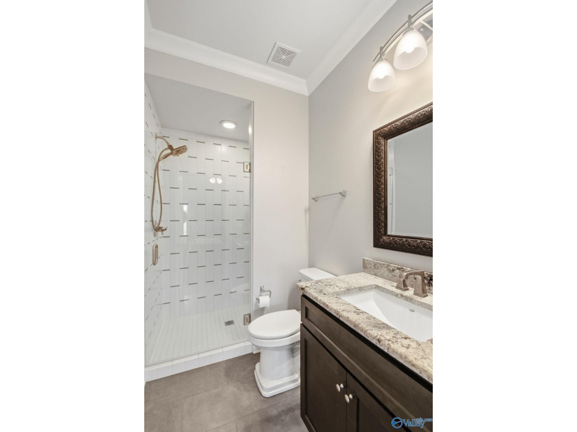 Rare opportunity to own a custom full-brick home on 20 - photo 35