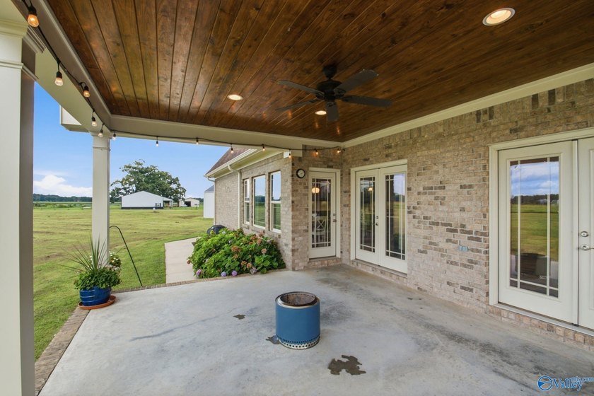 Rare opportunity to own a custom full-brick home on 20 - photo 42