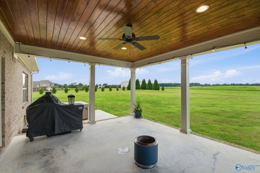 Rare opportunity to own a custom full-brick home on 20 - photo 43