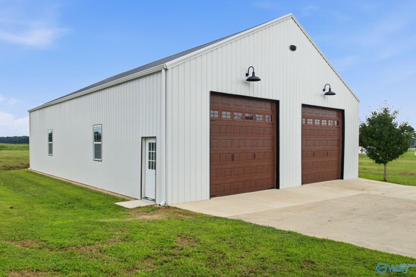 Rare opportunity to own a custom full-brick home on 20 - photo 47