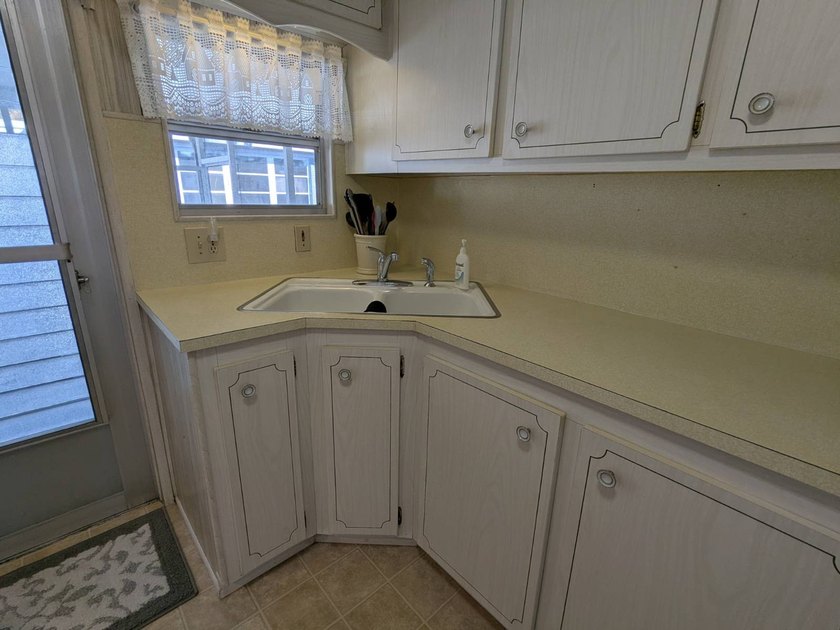 Discover your cozy retreat in Clearwater, Florida's serene fifty - photo 4