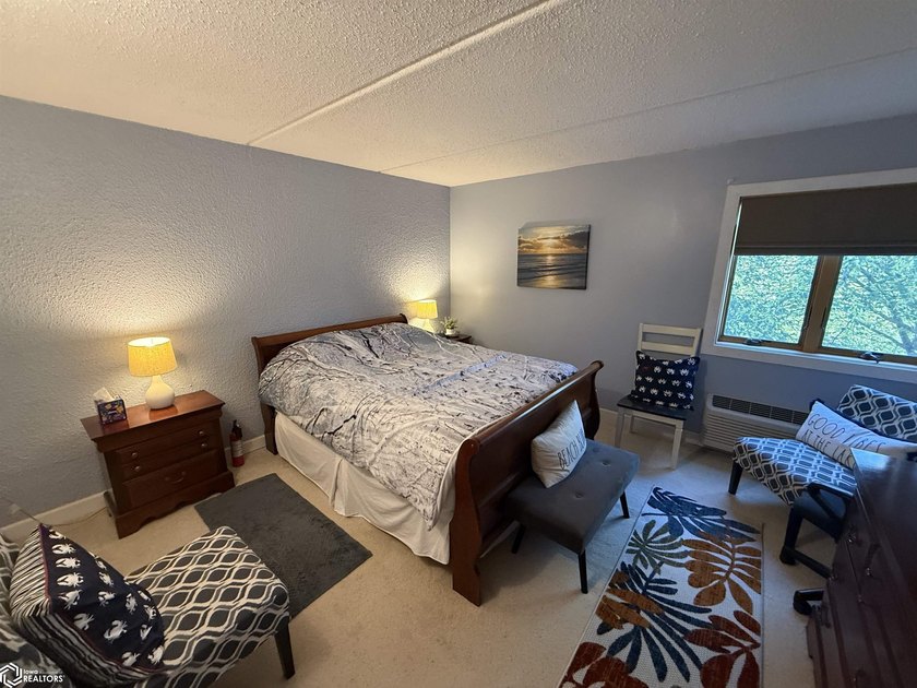 Beautifully remodeled condo at The Harbourage. Gorgeous harbor - photo 9