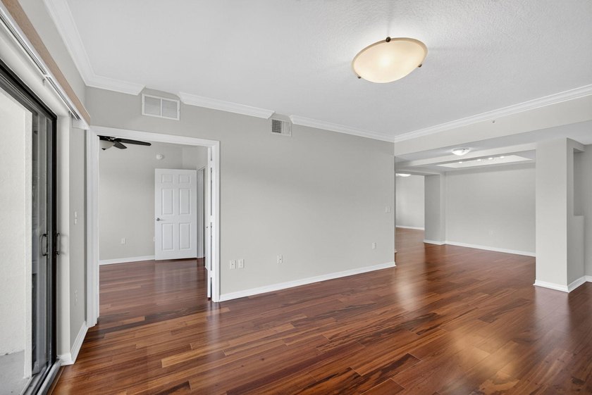 LIKE NEW | UPDATED | MOVE-IN READY | 3-BR, 3-BA PLUS DEN - - photo 6