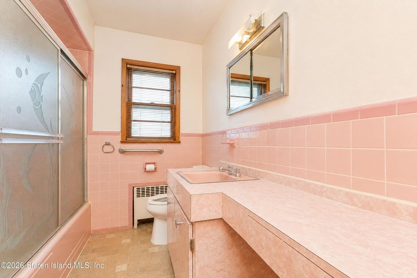 This Ranch home is situated in Westerleigh by manor Rd and - photo 14