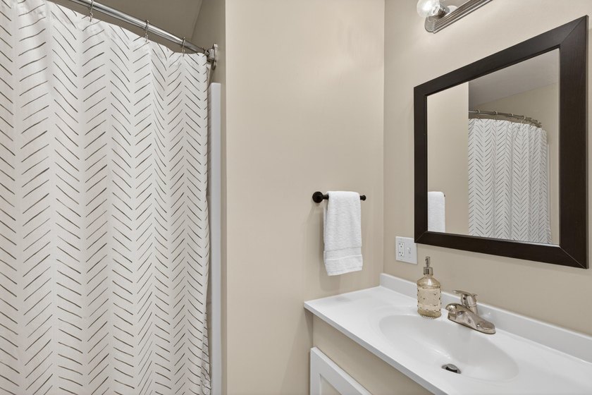 Charming 3BR/2.5BA in the Heart of Rockland. Built in 2015 and - photo 25