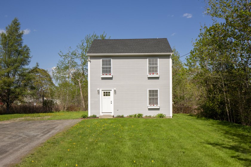 Charming 3BR/2.5BA in the Heart of Rockland. Built in 2015 and - photo 26