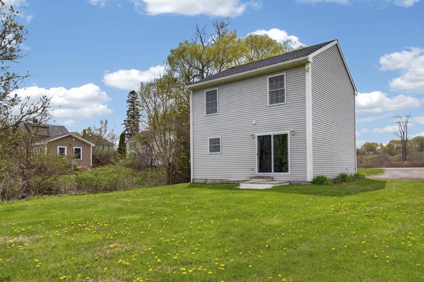 Charming 3BR/2.5BA in the Heart of Rockland. Built in 2015 and - photo 27