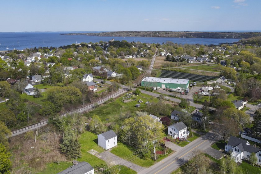 Charming 3BR/2.5BA in the Heart of Rockland. Built in 2015 and - photo 33