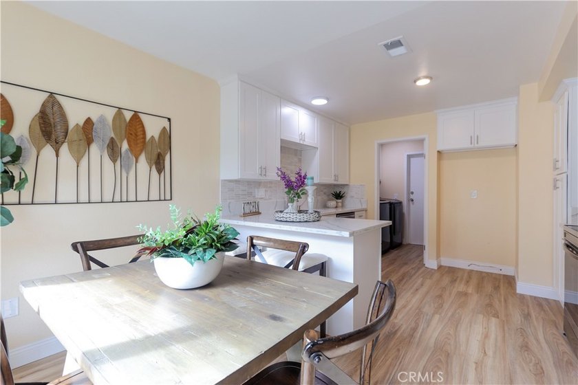 Beautifully Updated 3-Bedroom, 2-Bath Townhouse with an Attached - photo 7