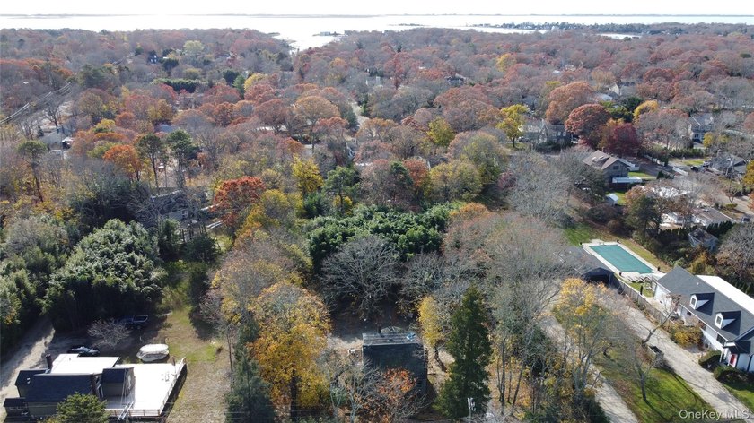 Redeveopment opportunity. Oversized lot in prime location close - photo 5