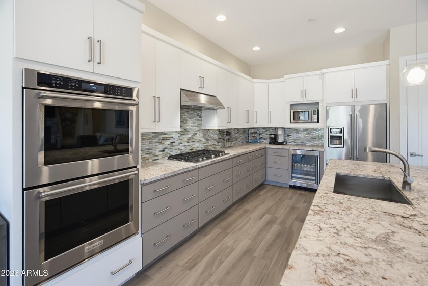 Experience Arizona luxury living in the prestigious gated - photo 15