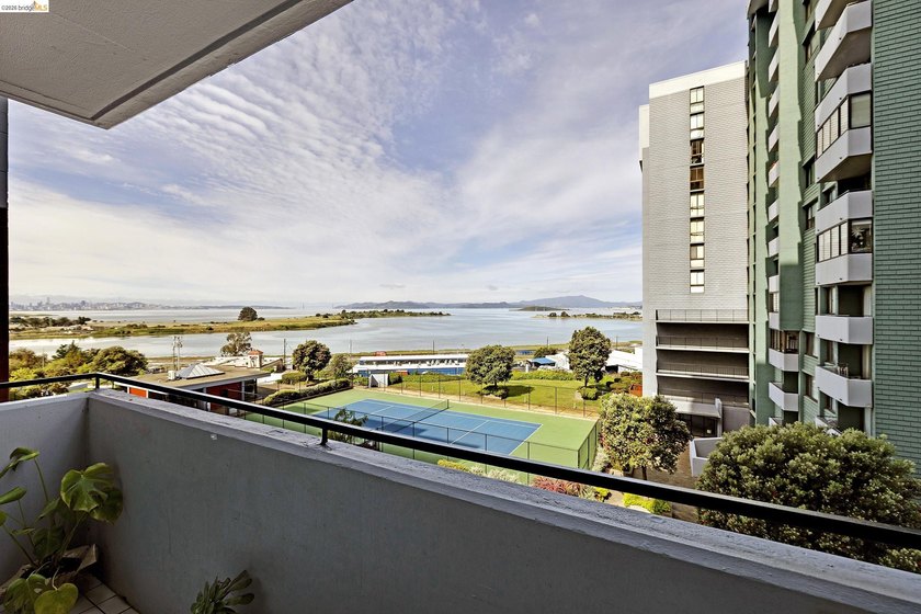 NEW PRICE! Welcome home to your amazing new views of the Bridges - photo 2