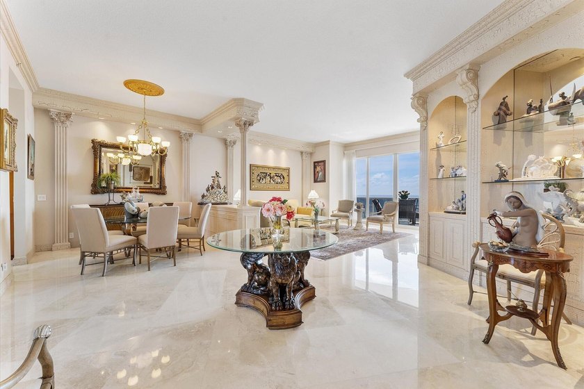 DIRECT OCEAN UPPER PENTHOUSE w/ 11 FOOT CEILINGS at L'Hermitage - photo 3