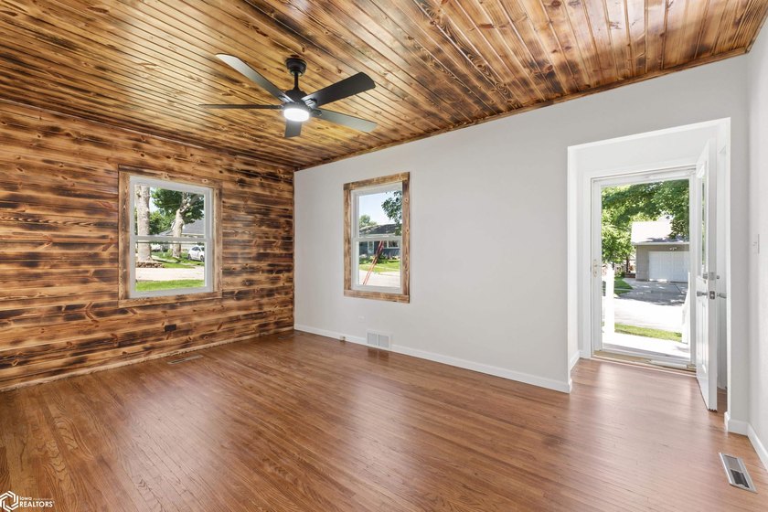 Beautifully remodeled and move-in ready, this charming home - photo 4