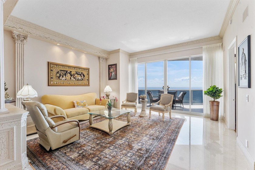DIRECT OCEAN UPPER PENTHOUSE w/ 11 FOOT CEILINGS at L'Hermitage - photo 4
