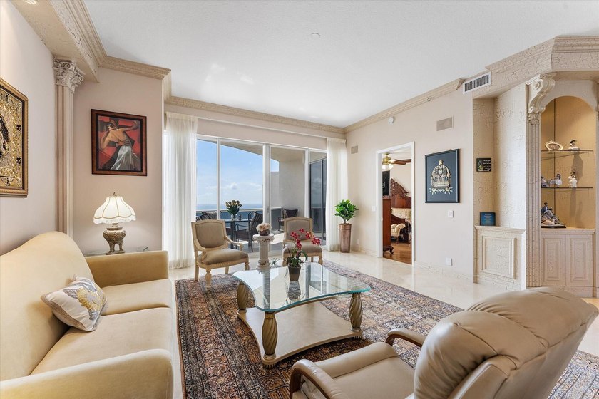 DIRECT OCEAN UPPER PENTHOUSE w/ 11 FOOT CEILINGS at L'Hermitage - photo 5