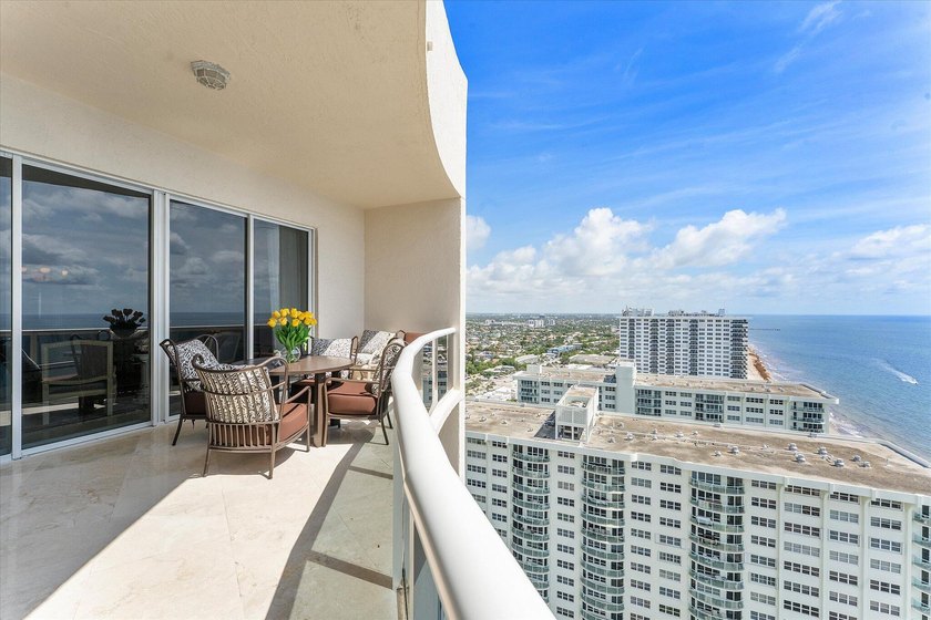DIRECT OCEAN UPPER PENTHOUSE w/ 11 FOOT CEILINGS at L'Hermitage - photo 7