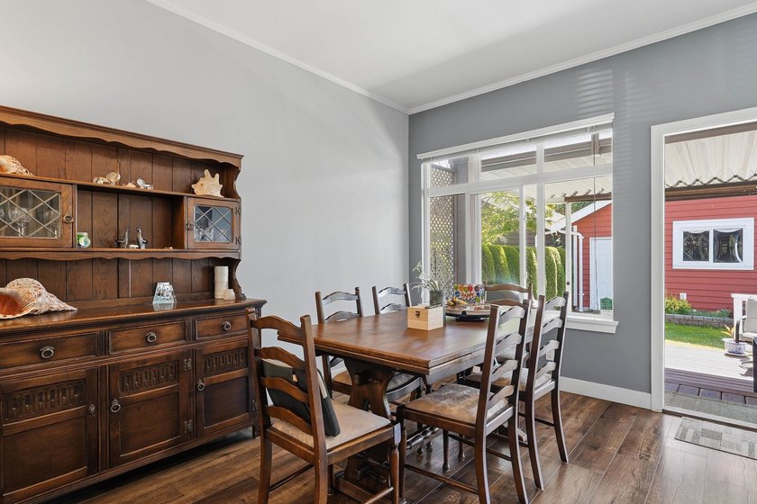 Beautifully updated and maintained Craftsman house in the heart - photo 19