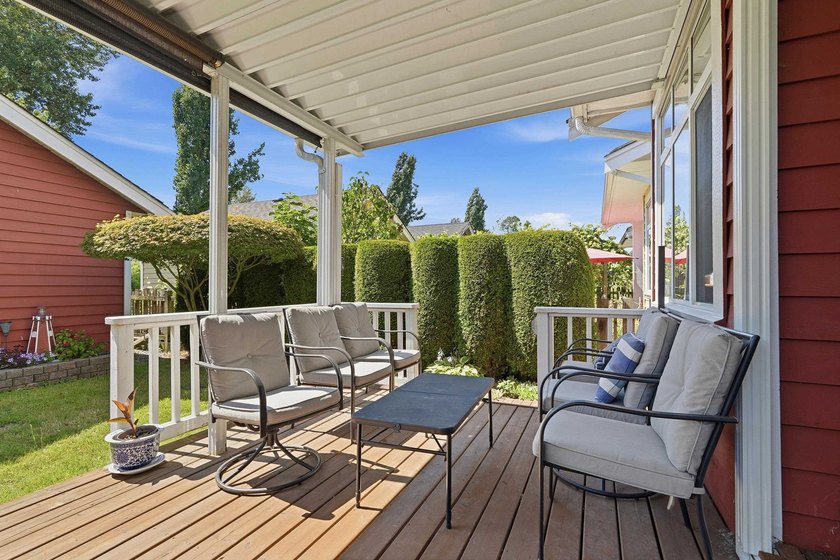 Beautifully updated and maintained Craftsman house in the heart - photo 21